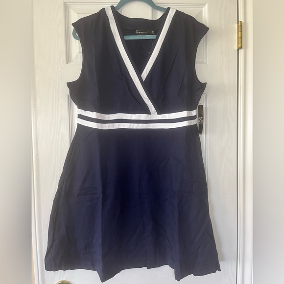 NWT New York & Co Colorblock Accent Wrap Dress Navy Size XL - Picture 3 of 6